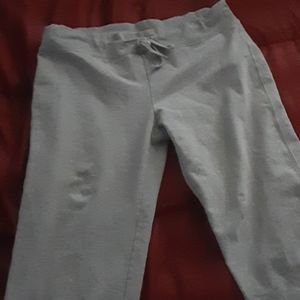 Gray Gap capri stretch pants